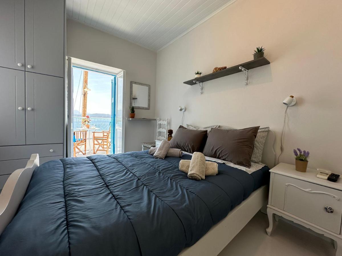 Brinia Cosy Apartment Poros Town Esterno foto